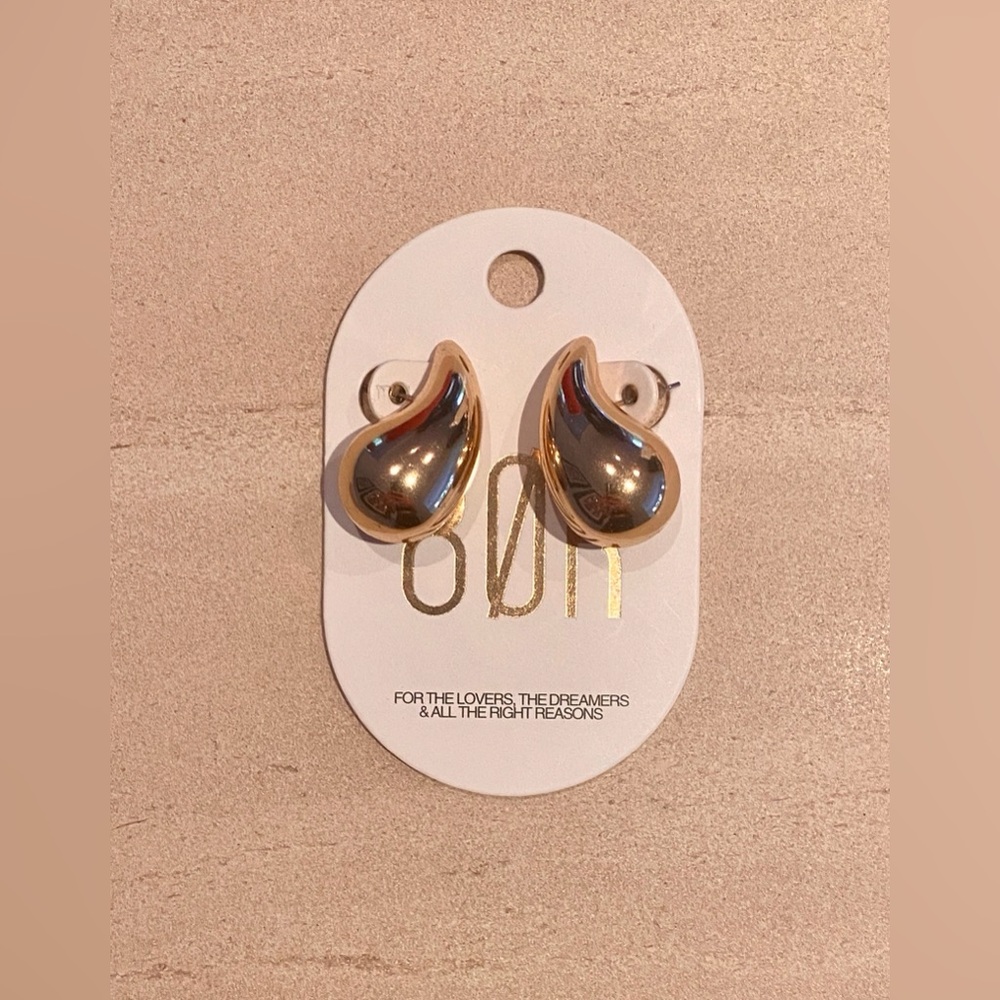 NWT 8 Other Reasons Cry Me A River Studs in Gold